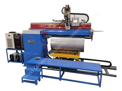 เครื่องเชื่อมถัง LNG แบบแนวตั้งสำหรับยานยนต์